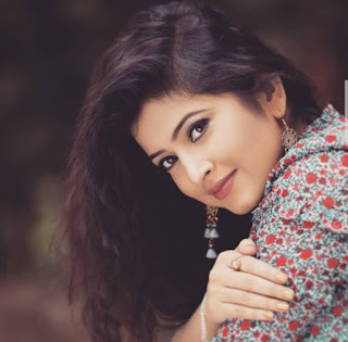 deeplina deka wiki , biodata